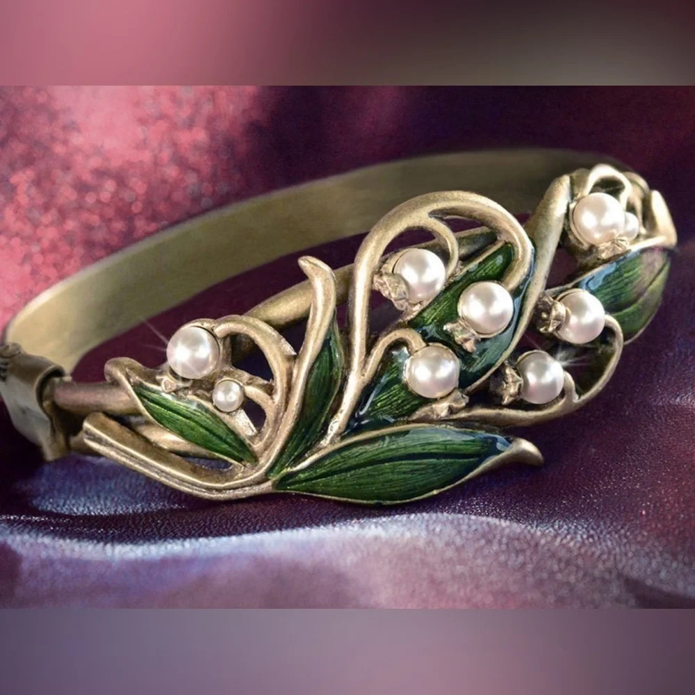 Green and Gold Sweet Romance Leaf Bracelet